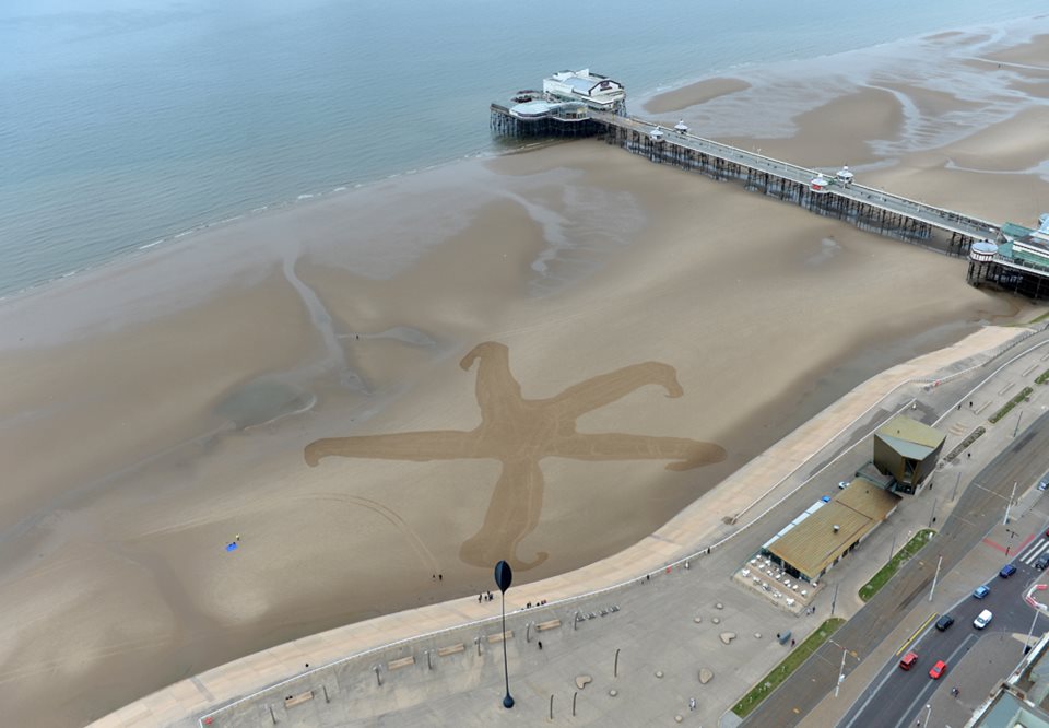 Main image for SEALIFE Blackpool creates a giant Starfish - 330ft Wide! article