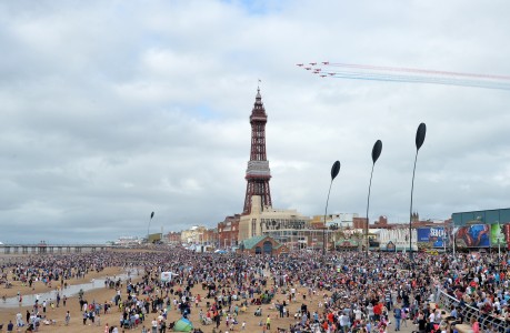 Main image for Red Arrows to fly in for 2016 Air Show article