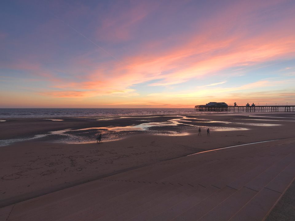 Main image for Make a Date to Join The Race for Life in Blackpool! article