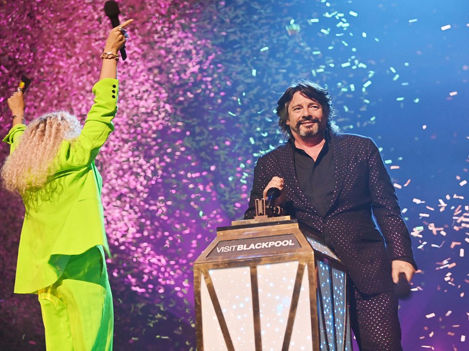 Main image for Laurence Llewelyn-Bowen Lights Up Blackpool article