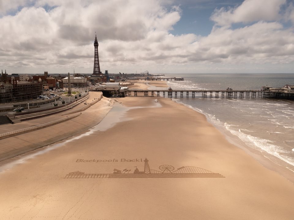 Main image for Blackpool Skyline Sand Drawing article